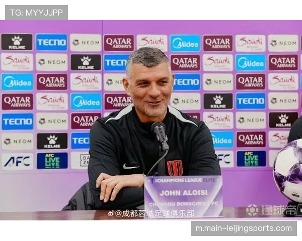 约翰阿洛伊西四后卫体系 成都战术转型与球员适应度评估